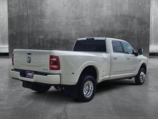 2024 RAM 3500 Limited Crew Cab 4x4 8' Box