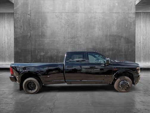2025 RAM 3500 Limited Crew Cab 4x4 8' Box