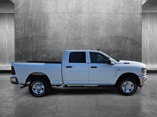 2025 RAM 2500 Tradesman Crew Cab 4x4 6'4' Box