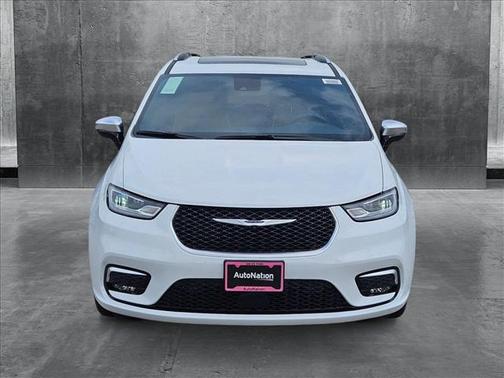 2025 Chrysler Pacifica L