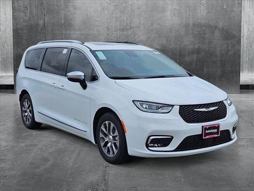 2025 Chrysler Pacifica L