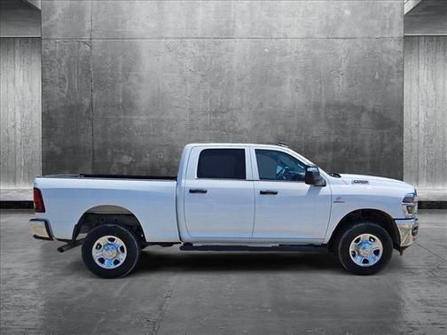 2025 RAM 2500 Tradesman Crew Cab 4x4 6'4' Box