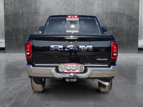 2025 RAM 2500 Tradesman Crew Cab 4x4 6'4' Box