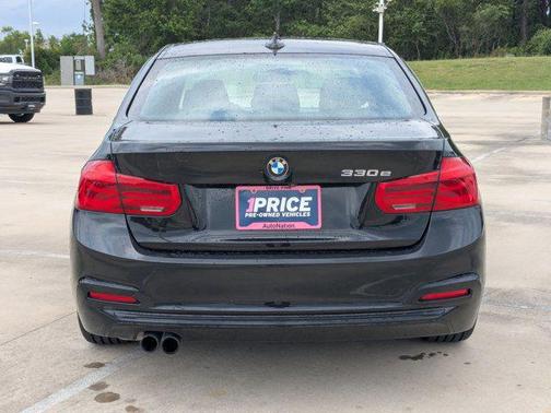 2018 BMW 330e iPerformance