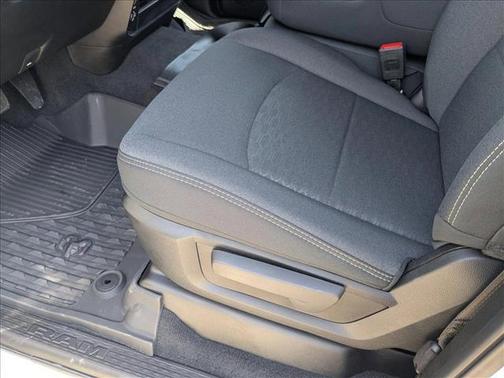 2025 RAM 2500 Tradesman Crew Cab 4x4 6'4' Box