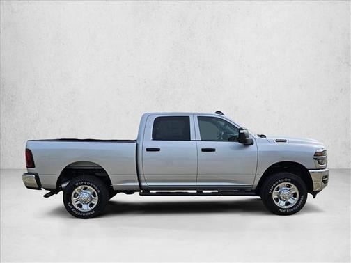 2026 RAM 2500 Tradesman Crew Cab 4x4 6'4' Box