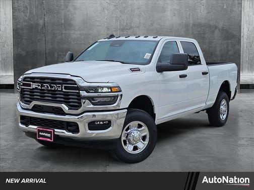 2025 RAM 2500 Tradesman Crew Cab 4x4 6'4' Box
