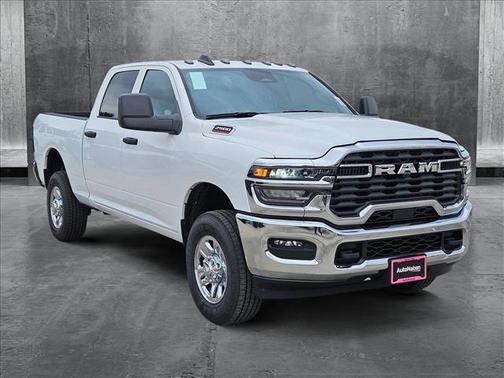 2025 RAM 2500 Tradesman Crew Cab 4x4 6'4' Box