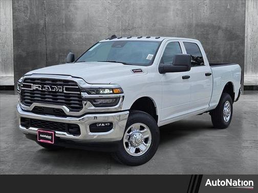 2025 RAM 2500 Tradesman Crew Cab 4x4 6'4' Box