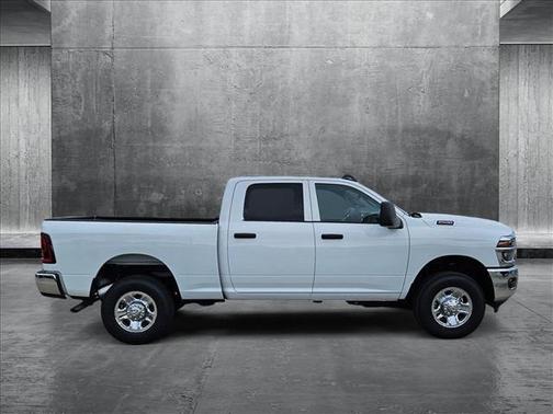2025 RAM 2500 Tradesman Crew Cab 4x4 6'4' Box