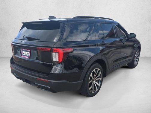 Agate Black Metallic 2025 Ford Explorer ST-Line