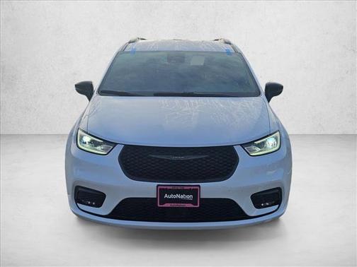 2025 Chrysler Pacifica L