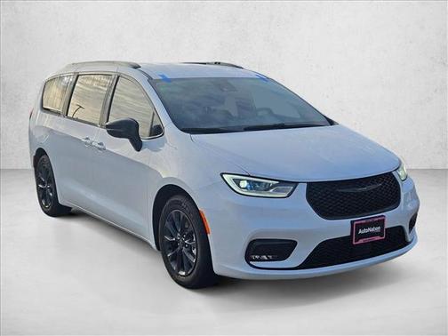 2025 Chrysler Pacifica L