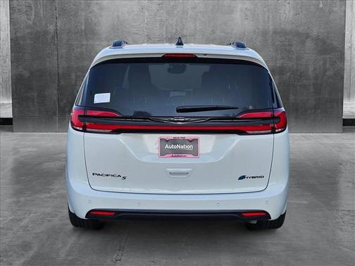 2025 Chrysler Pacifica Hybrid Premium S Appearance Pkg