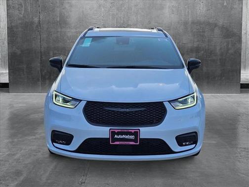 2025 Chrysler Pacifica Hybrid Premium S Appearance Pkg