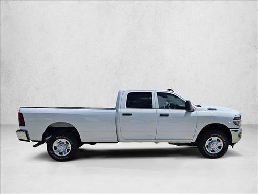 Bright White Clearcoat 2026 RAM 2500 Tradesman Crew Cab 4x4 8' Box