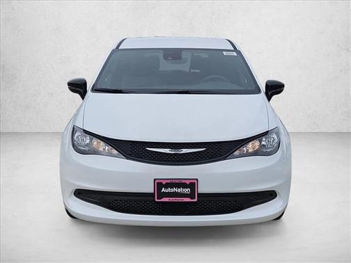 2025 Chrysler Voyager LX