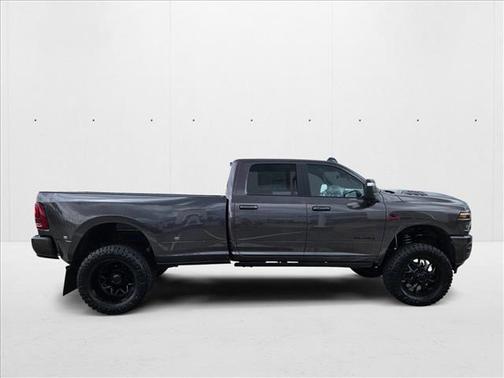 2025 RAM 3500 Laramie Crew Cab 4x4 8' Box