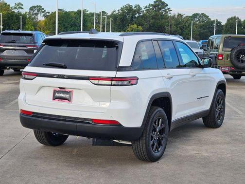 2025 Jeep Grand Cherokee Altitude