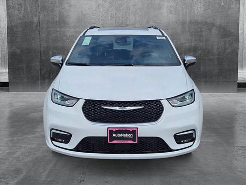 2025 Chrysler Pacifica L