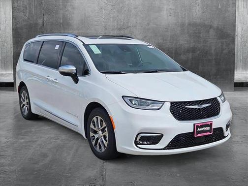 2025 Chrysler Pacifica L