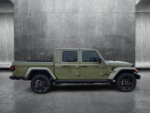 2025 Jeep Gladiator Nighthawk