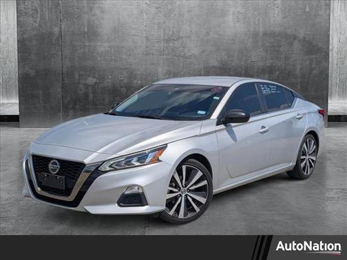 2022 Nissan Altima SR FWD
