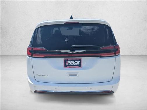 Bright White Clearcoat 2024 Chrysler Pacifica Touring L