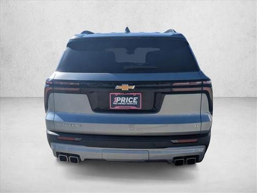 Sterling Gray Metallic 2024 Chevrolet Traverse LT