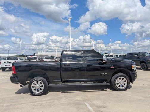 Diamond Black Crystal Pearlcoat 2024 RAM 2500 Laramie Crew Cab 4x4 6'4' Box
