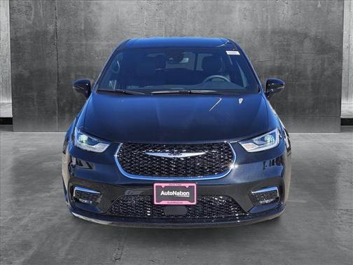 2025 Chrysler Pacifica L
