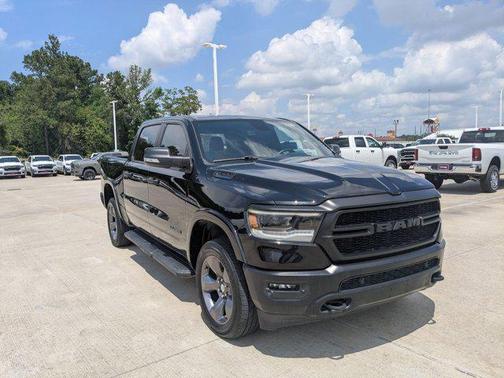 Diamond Black Crystal Pearlcoat 2022 RAM 1500 Big Horn/Lone Star