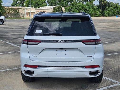2025 Jeep Grand Cherokee Summit