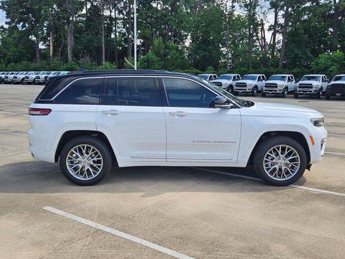 2025 Jeep Grand Cherokee Summit