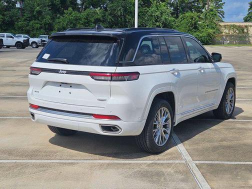 2025 Jeep Grand Cherokee Summit