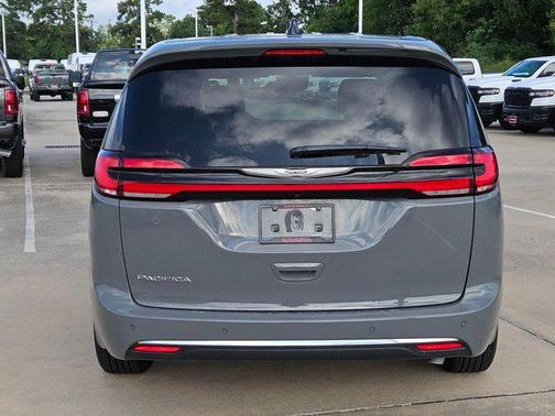 2025 Chrysler Pacifica L