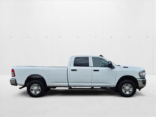 2023 RAM 2500 Tradesman Crew Cab 4x4 8' Box
