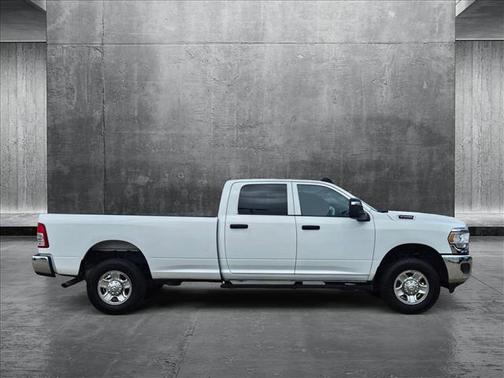 2023 RAM 2500 Tradesman Crew Cab 4x4 8' Box