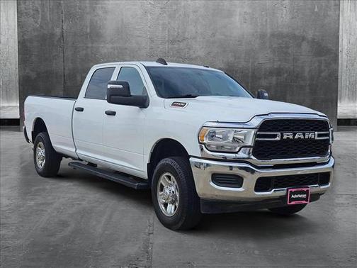 2023 RAM 2500 Tradesman Crew Cab 4x4 8' Box