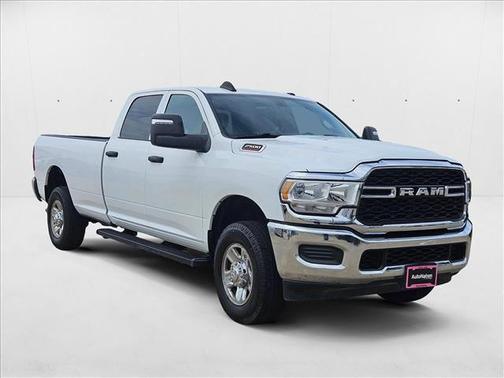 2023 RAM 2500 Tradesman Crew Cab 4x4 8' Box