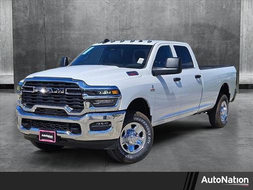 2025 RAM 2500 Tradesman Crew Cab 4x4 6'4' Box
