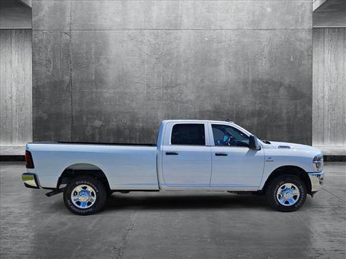 2025 RAM 2500 Tradesman Crew Cab 4x4 6'4' Box
