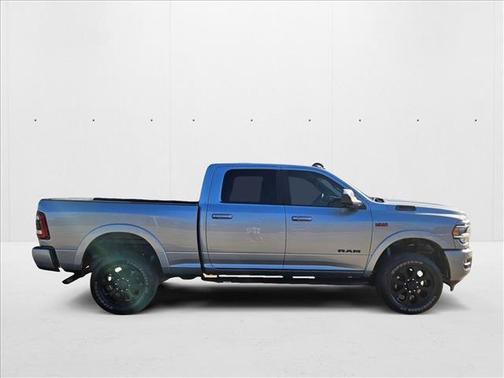 2022 RAM 2500 Laramie Crew Cab 4x4 6'4' Box