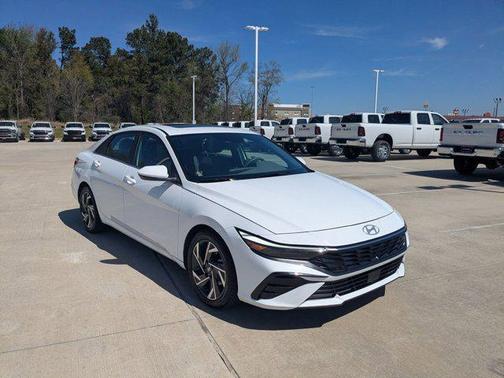 2025 Hyundai ELANTRA SEL