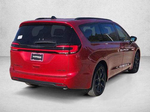 Red Hot Pearlcoat 2026 Chrysler Pacifica Limited