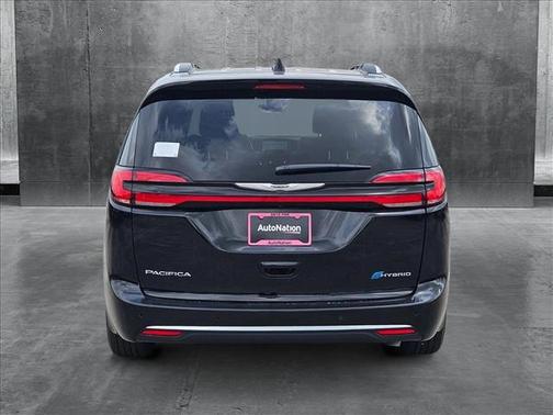 2025 Chrysler Pacifica L