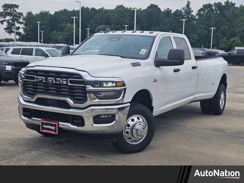 2025 RAM 3500 Tradesman Crew Cab 4x4 8' Box