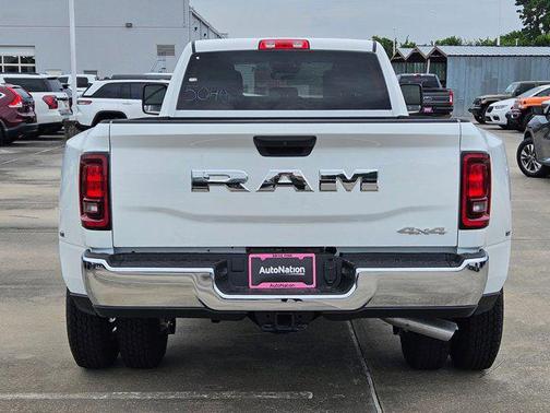 2025 RAM 3500 Tradesman Crew Cab 4x4 8' Box