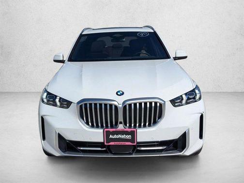 White 2025 BMW X5 xDrive40i