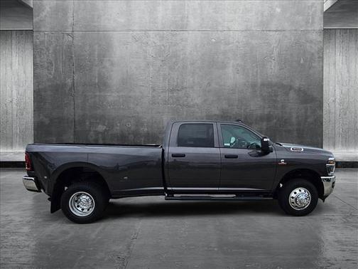 2025 RAM 3500 Tradesman Crew Cab 4x4 8' Box